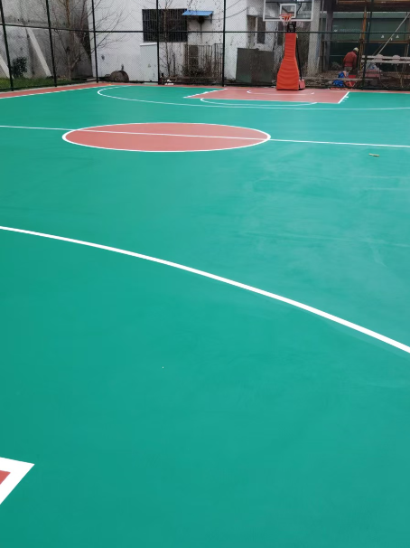 固阳 球场长期使用易出现地面开裂